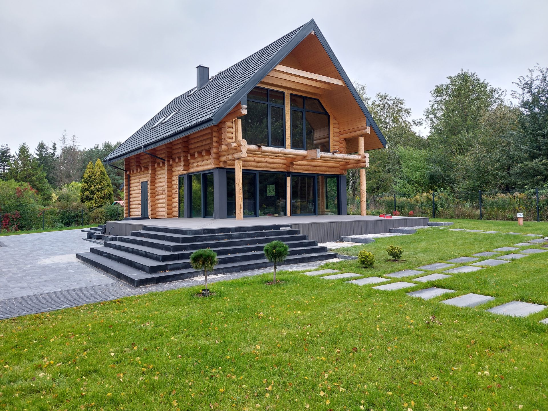 modernistyczny dom z bali Rydzynki - taras